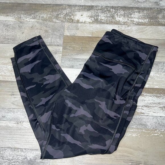 Athleta Women's Ultimate Camo 7/8 Tight Size L - Picture 5 of 9